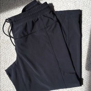 Lululemon wide leg capris